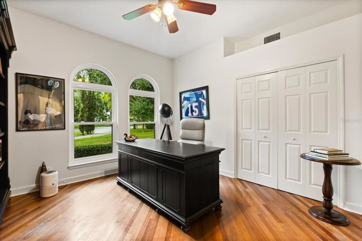 Image No.9-5 Bed Property for sale