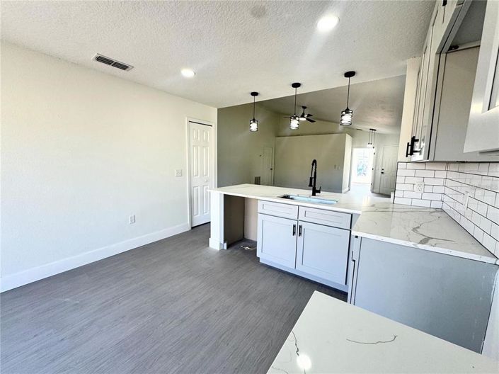 Image No.8-4 Bed Property for sale