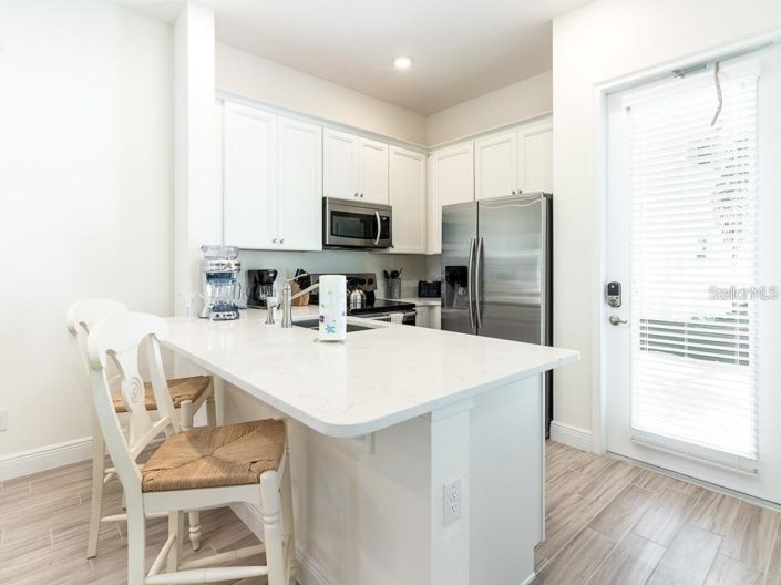 Image No.10-2 Bed Property for sale