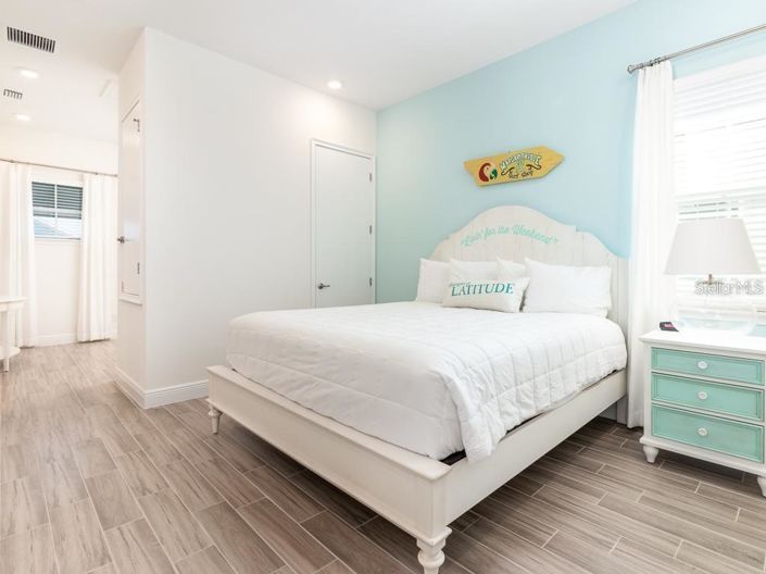 Image No.14-2 Bed Property for sale