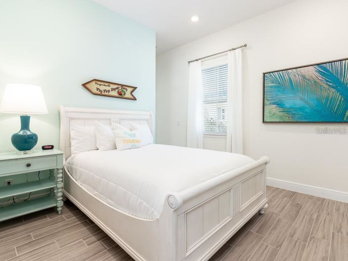 Image No.18-2 Bed Property for sale