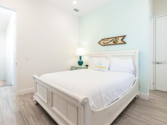 Image No.20-2 Bed Property for sale