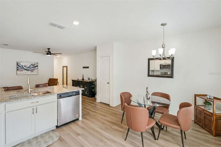 Image No.8-3 Bed Townhouse for sale