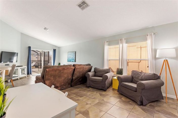 Image No.4-4 Bed Property for sale