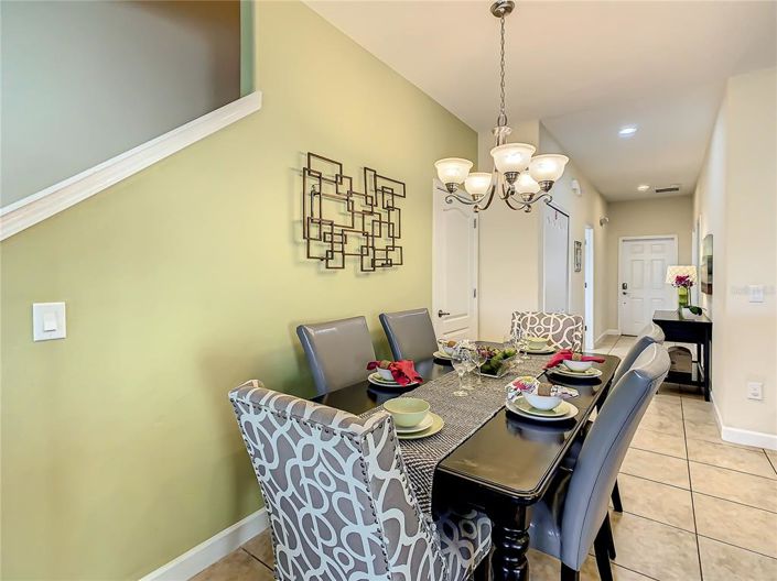 Image No.5-5 Bed Townhouse for sale