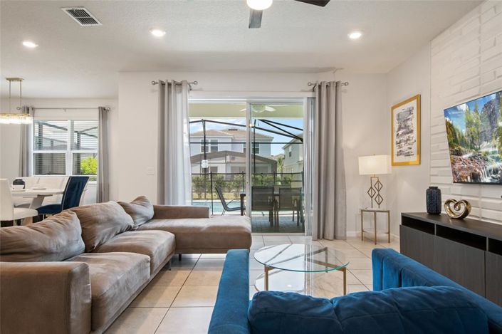 Image No.11-5 Bed Property for sale