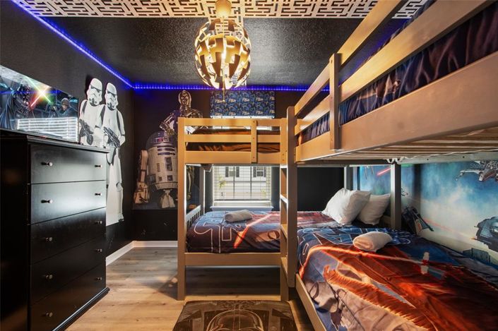 Image No.30-5 Bed Property for sale