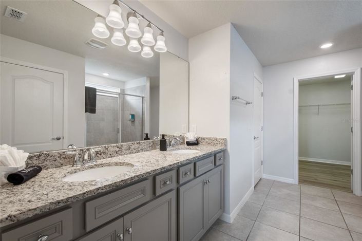 Image No.42-5 Bed Property for sale