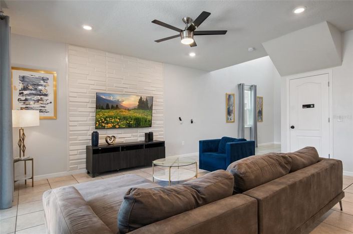 Image No.9-5 Bed Property for sale