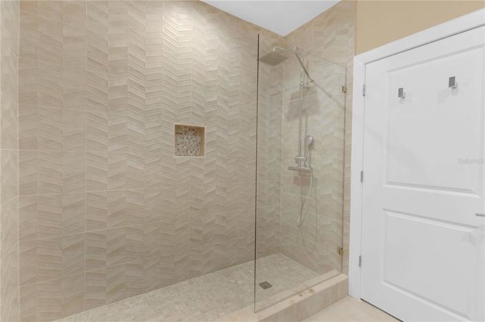 Image No.16-4 Bed Townhouse for sale