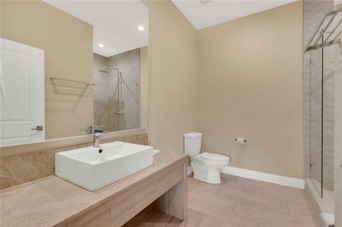 Image No.26-4 Bed Townhouse for sale