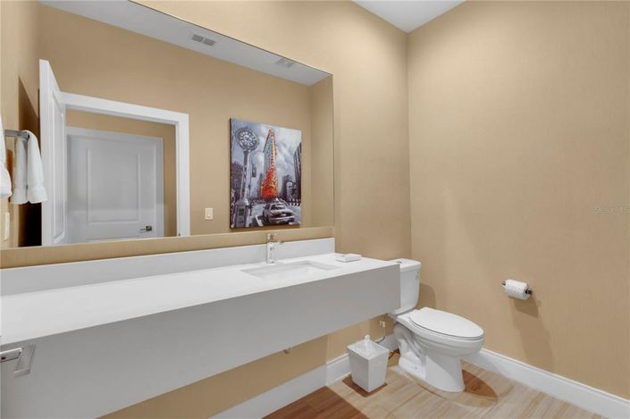 Image No.27-4 Bed Townhouse for sale