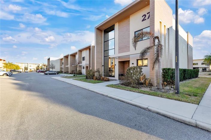 Image No.3-4 Bed Townhouse for sale