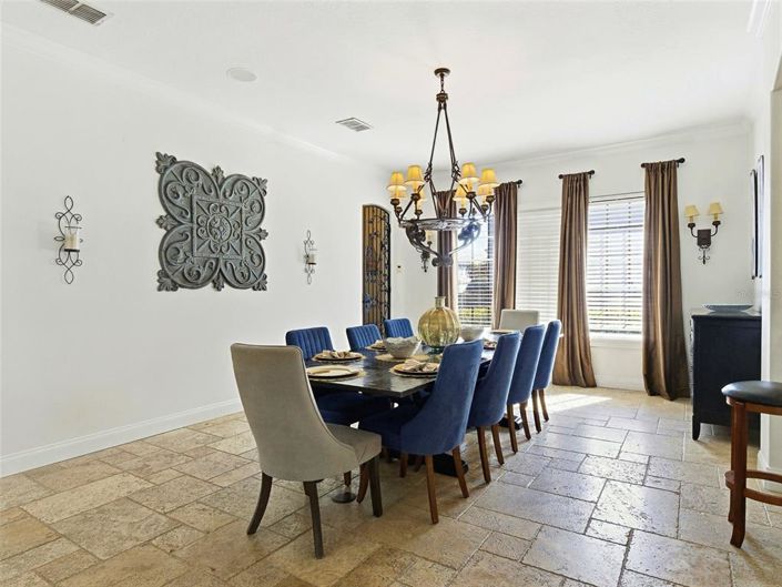 Image No.10-5 Bed Property for sale