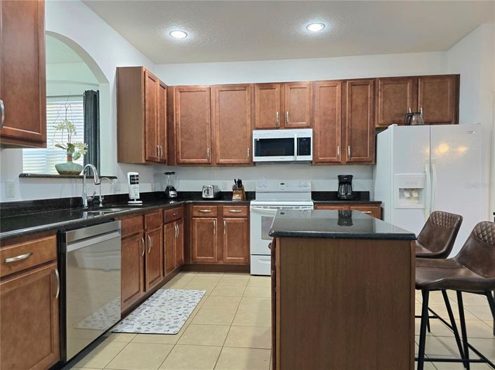 Image No.15-6 Bed Property for sale