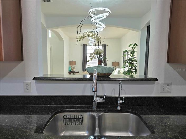 Image No.18-6 Bed Property for sale