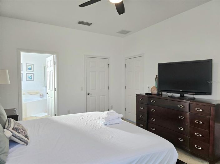 Image No.28-6 Bed Property for sale