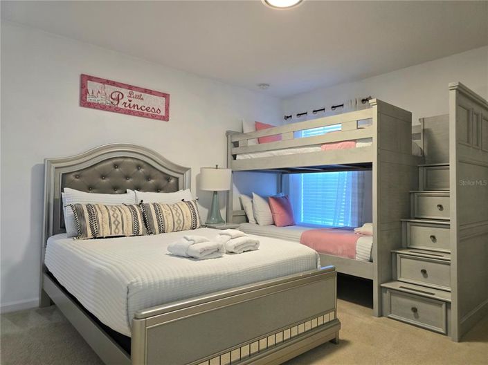 Image No.37-6 Bed Property for sale