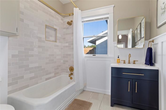 Image No.16-6 Bed Property for sale