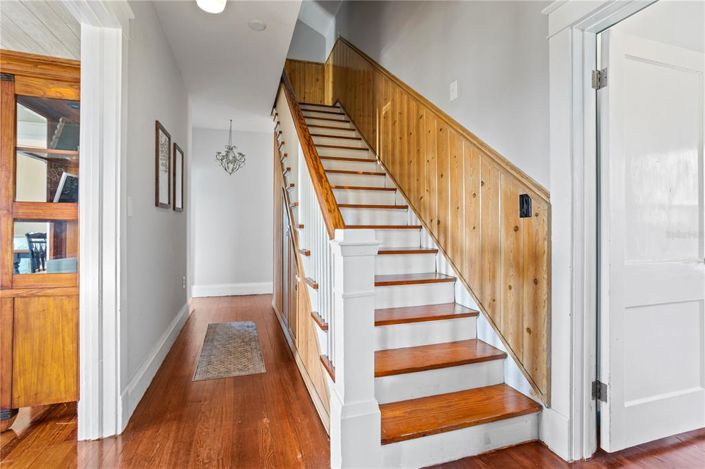 Image No.19-6 Bed Property for sale