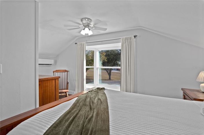 Image No.22-6 Bed Property for sale