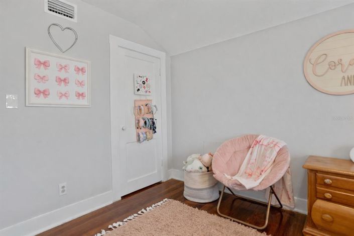 Image No.25-6 Bed Property for sale