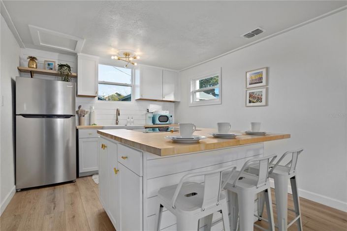 Image No.45-6 Bed Property for sale