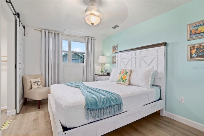 Image No.50-6 Bed Property for sale