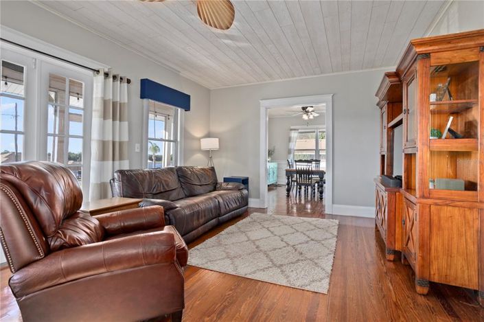 Image No.6-6 Bed Property for sale