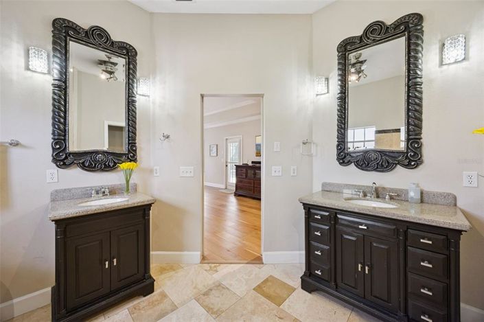 Image No.12-Propriété de 5 chambres à vendre à Orlando