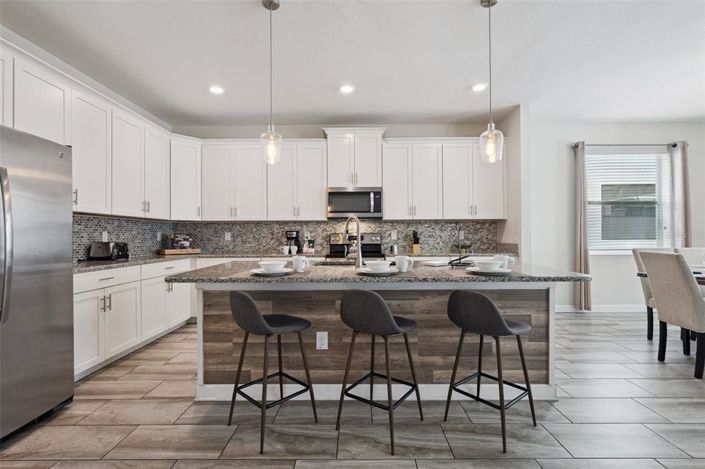 Image No.4-6 Bed Property for sale