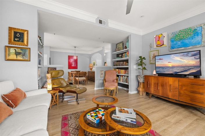 Image No.12-2 Bed Property for sale