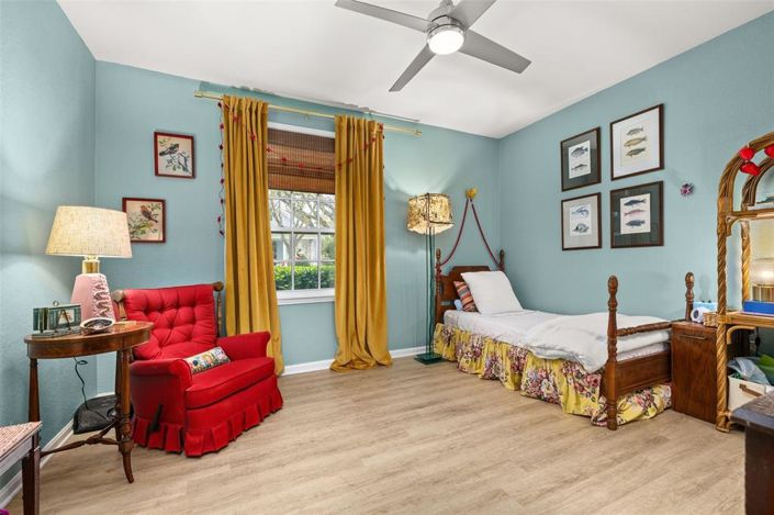 Image No.19-2 Bed Property for sale