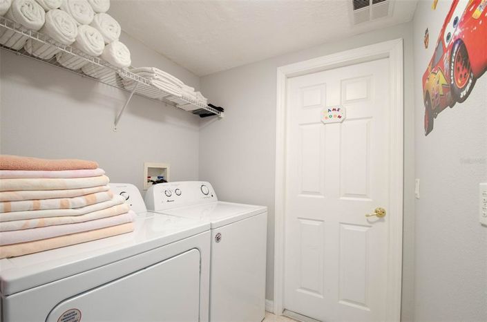 Image No.30-6 Bed Property for sale