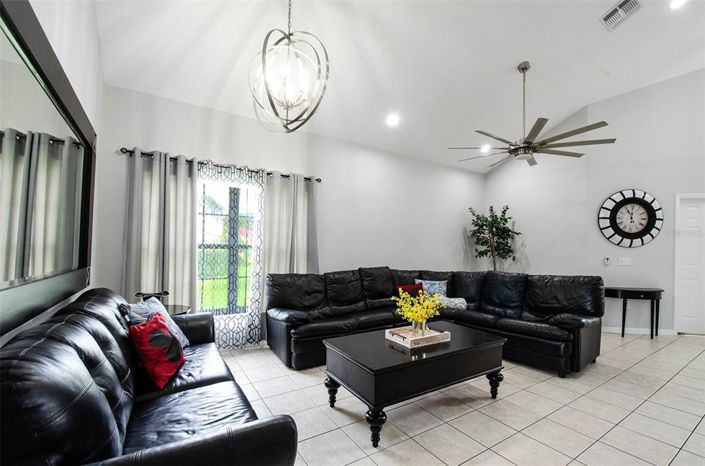 Image No.5-6 Bed Property for sale