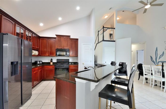 Image No.9-6 Bed Property for sale