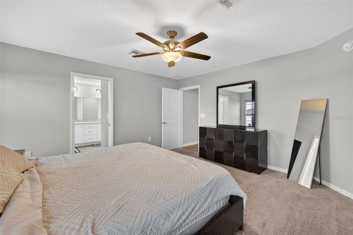 Image No.17-3 Bed Property for sale