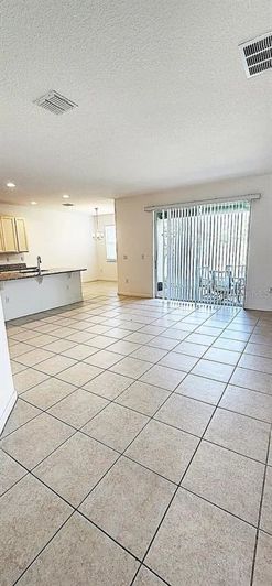 Image No.3-Propriété de 5 chambres à vendre à Davenport