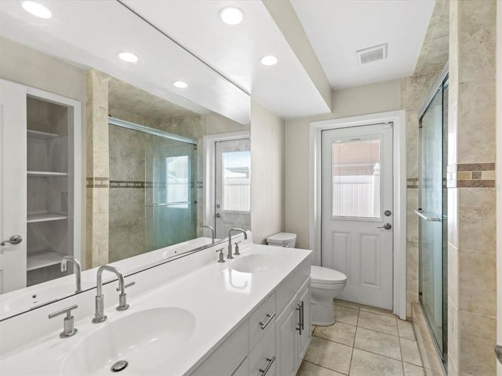 Image No.20-Propriété de 4 chambres à vendre à Clearwater