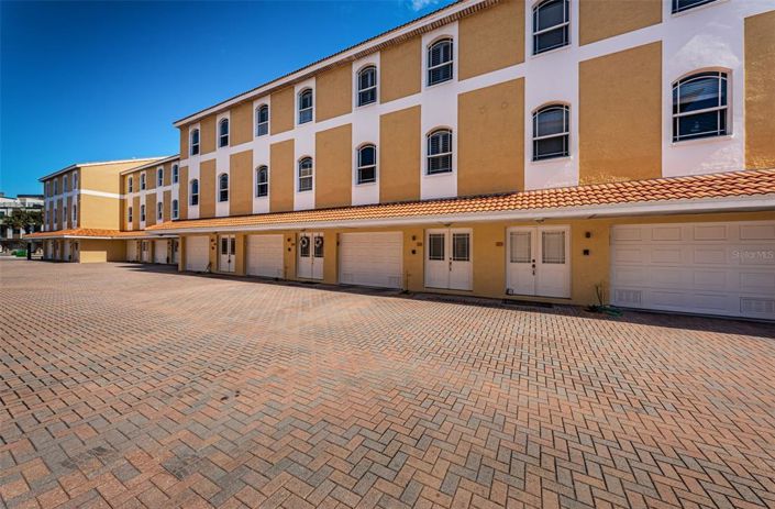 Image No.2-Propriété de 3 chambres à vendre à St. Petersburg