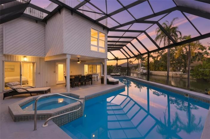 Image No.2-Propriété de 5 chambres à vendre à Sarasota