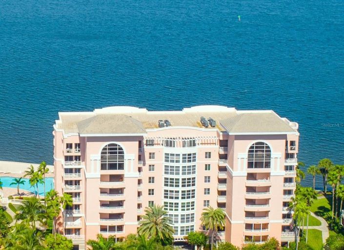 Image No.2-Propriété de 2 chambres à vendre à St. Petersburg