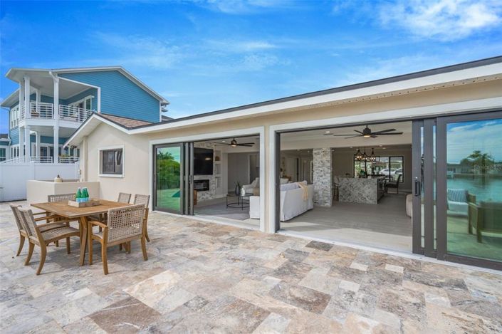 Image No.8-Propriété de 3 chambres à vendre à Treasure Island