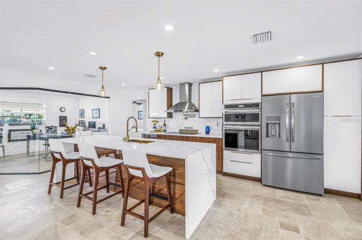 Image No.16-3 Bed Property for sale