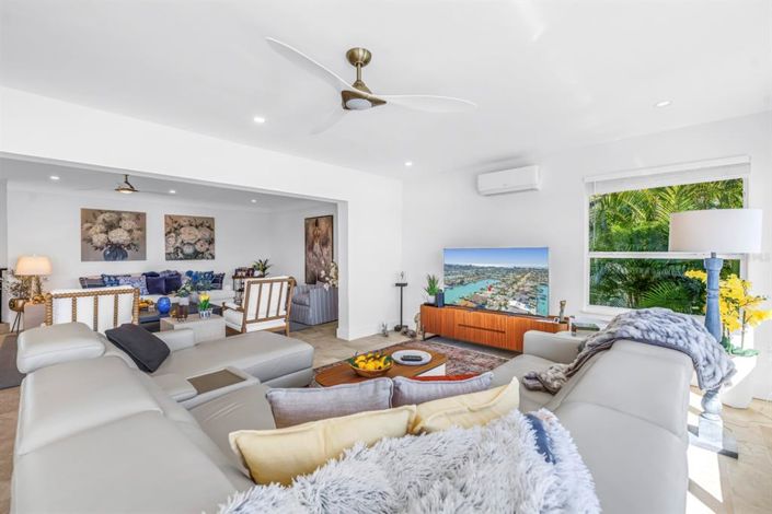 Image No.27-3 Bed Property for sale