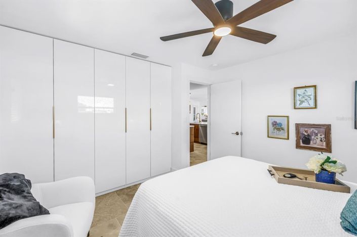 Image No.36-3 Bed Property for sale