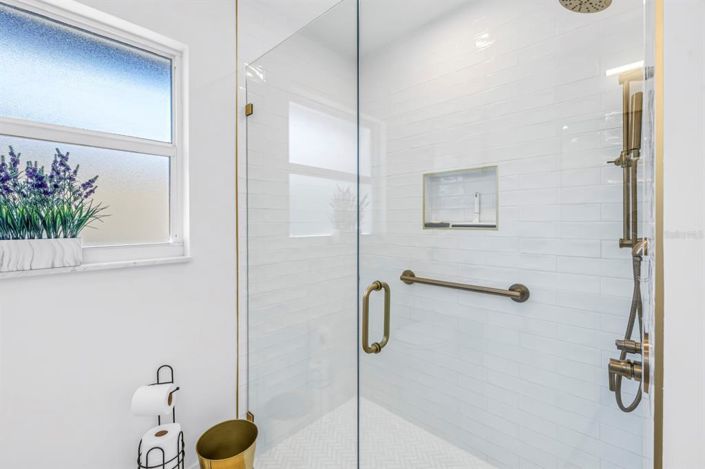 Image No.39-3 Bed Property for sale