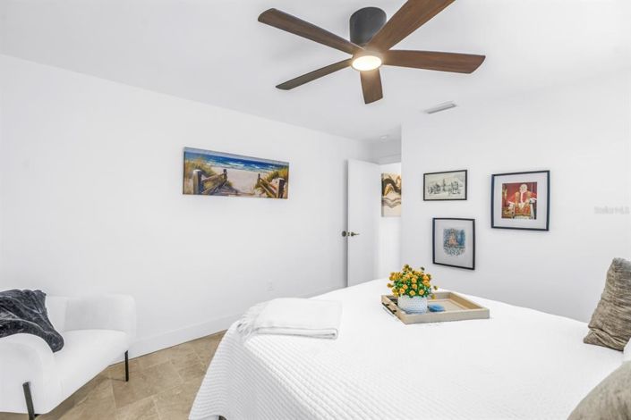 Image No.41-3 Bed Property for sale