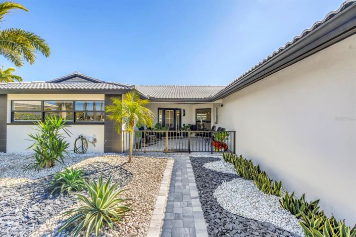 Image No.5-3 Bed Property for sale