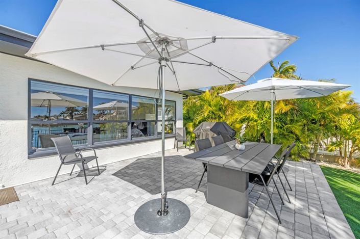 Image No.55-3 Bed Property for sale